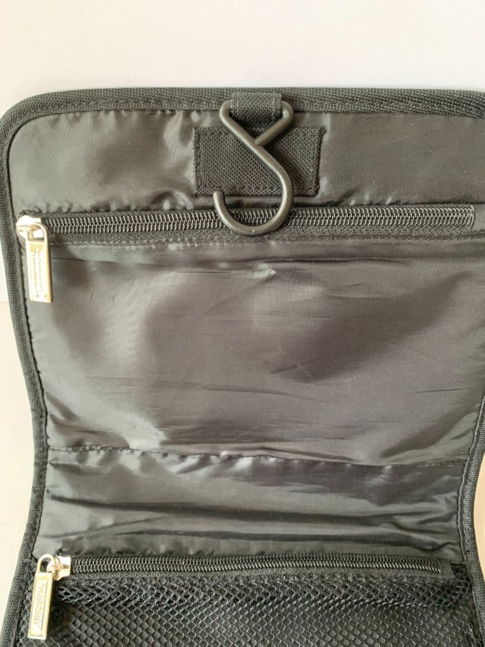 Burberry Fragrances Toiletry Travel Black Hanging Folding Compartment Bag - Picture 7 of 12